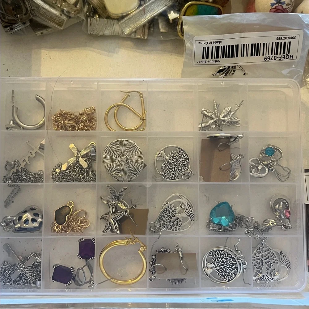Assorted Jewelry Collection - Picture 2 of 6